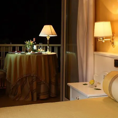 Palace 4*