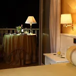 Palace 4*
