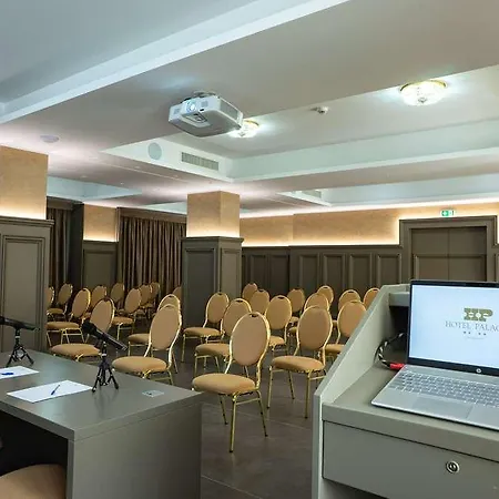 Palace 4*