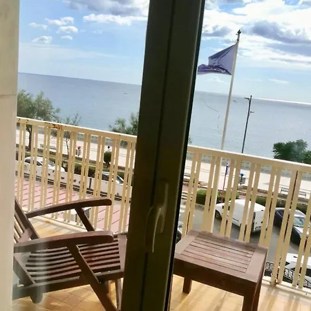 Palace 4* Катандзаро