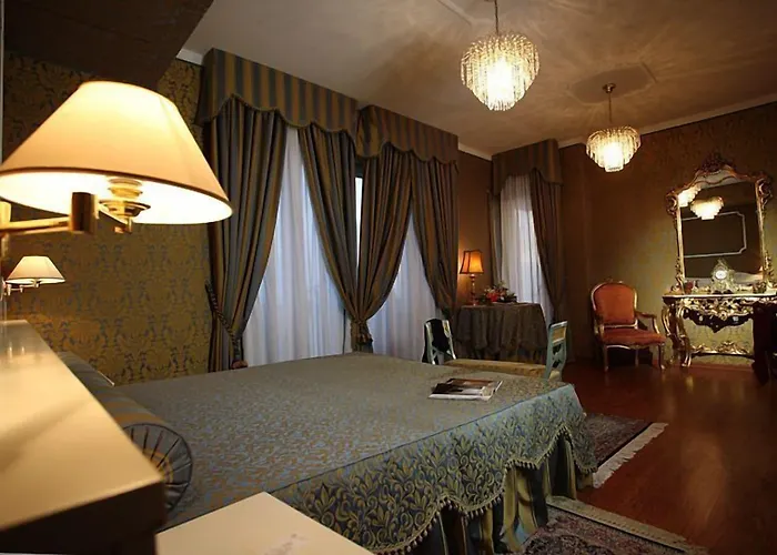 帕里斯酒店 卡坦扎罗