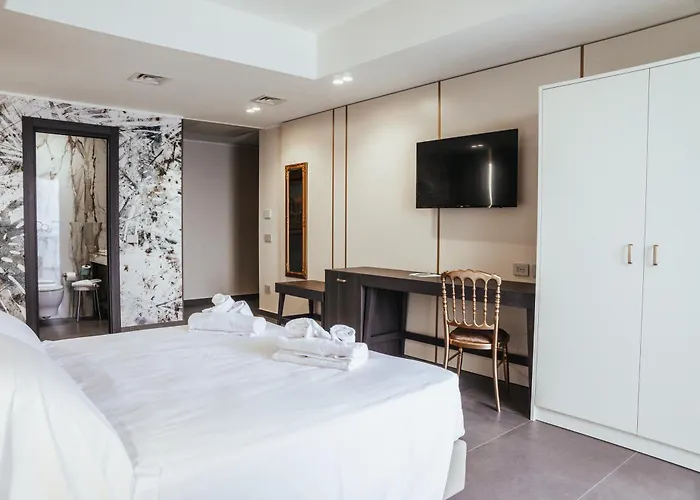 帕里斯酒店 卡坦扎罗