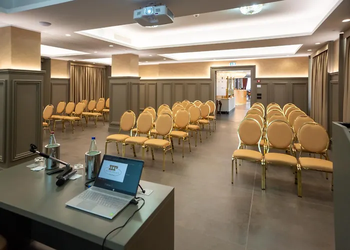 Palace קטנזארו